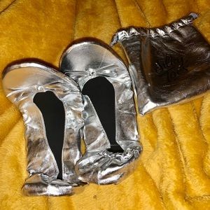 ❗️NWOT Silver ballet flats ❗️